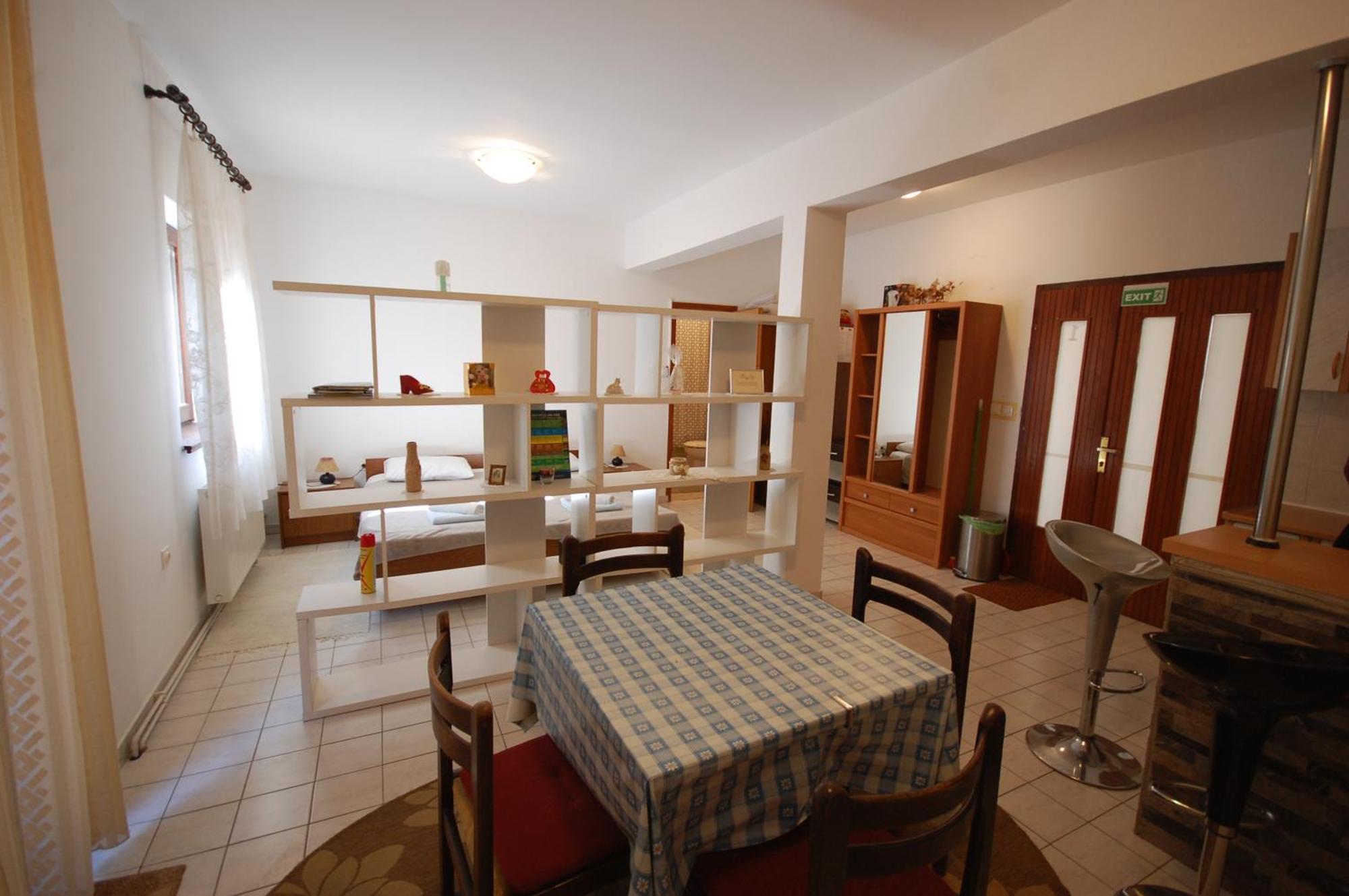 Apartments Snjezana By El-Pi Tours Njivice Εξωτερικό φωτογραφία