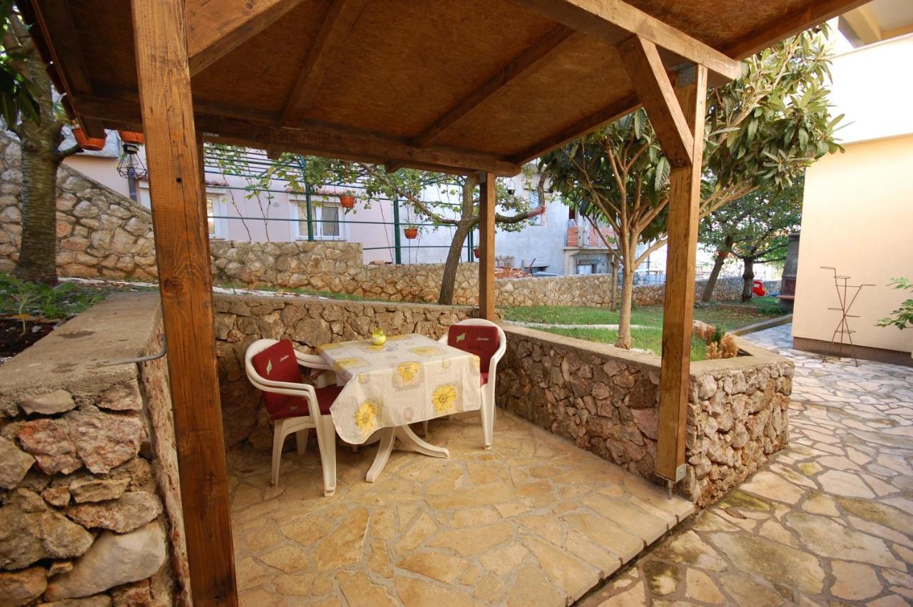 Apartments Snjezana By El-Pi Tours Njivice Εξωτερικό φωτογραφία