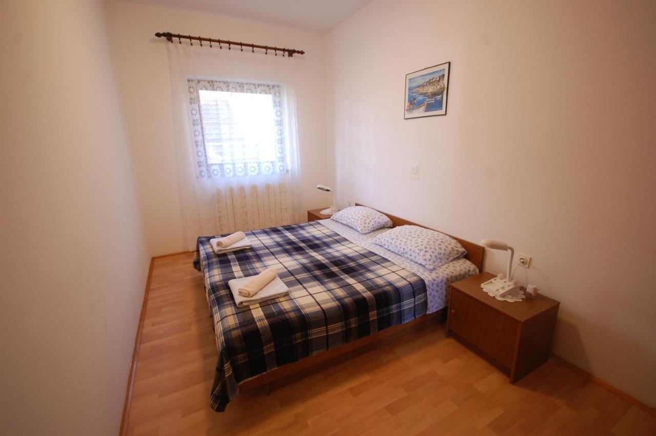 Apartments Snjezana By El-Pi Tours Njivice Εξωτερικό φωτογραφία