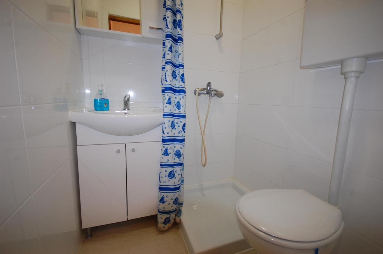 Apartments Snjezana By El-Pi Tours Njivice Εξωτερικό φωτογραφία