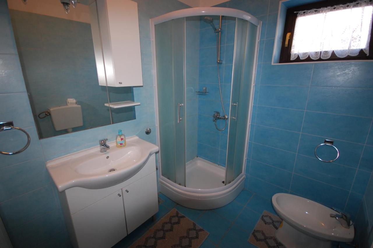 Apartments Snjezana By El-Pi Tours Njivice Εξωτερικό φωτογραφία