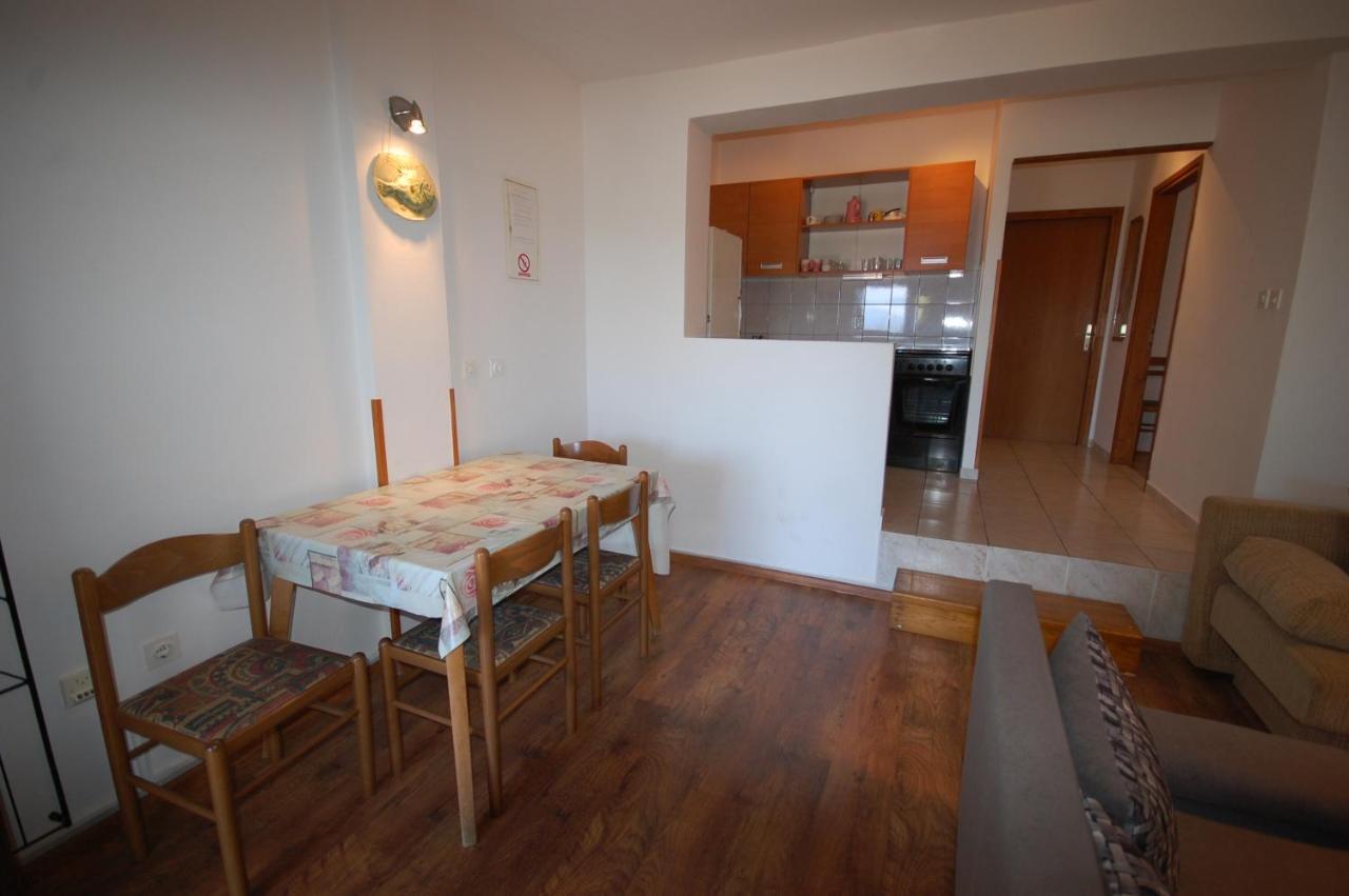 Apartments Snjezana By El-Pi Tours Njivice Εξωτερικό φωτογραφία