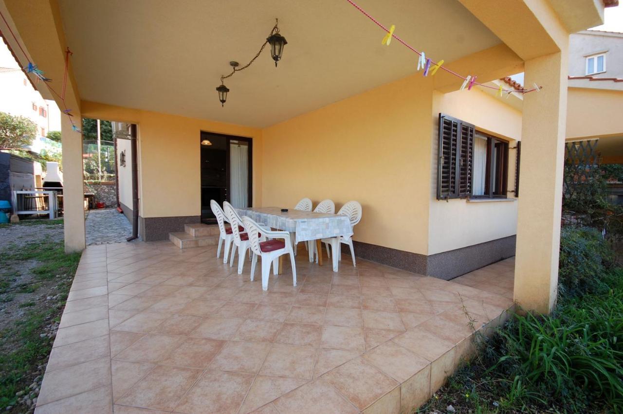 Apartments Snjezana By El-Pi Tours Njivice Εξωτερικό φωτογραφία