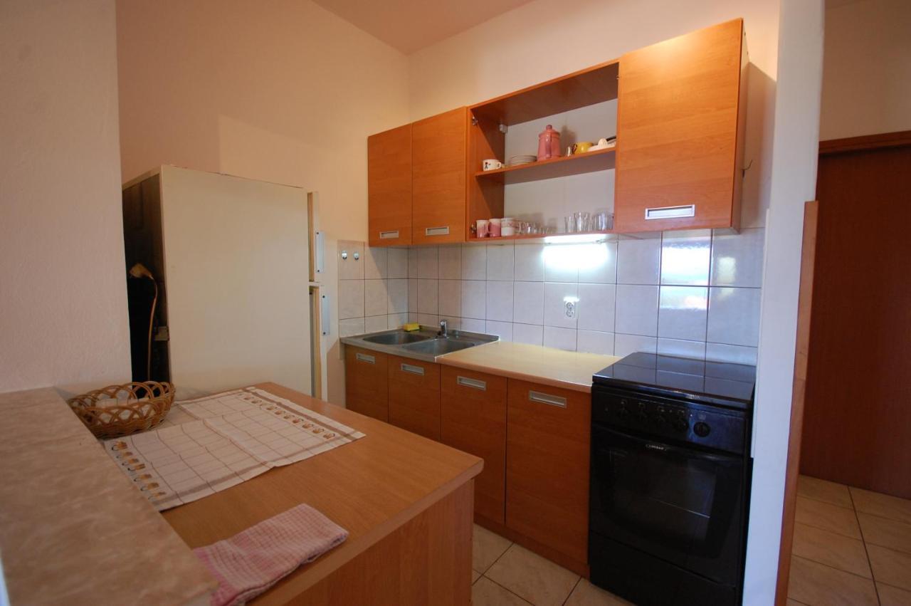 Apartments Snjezana By El-Pi Tours Njivice Εξωτερικό φωτογραφία