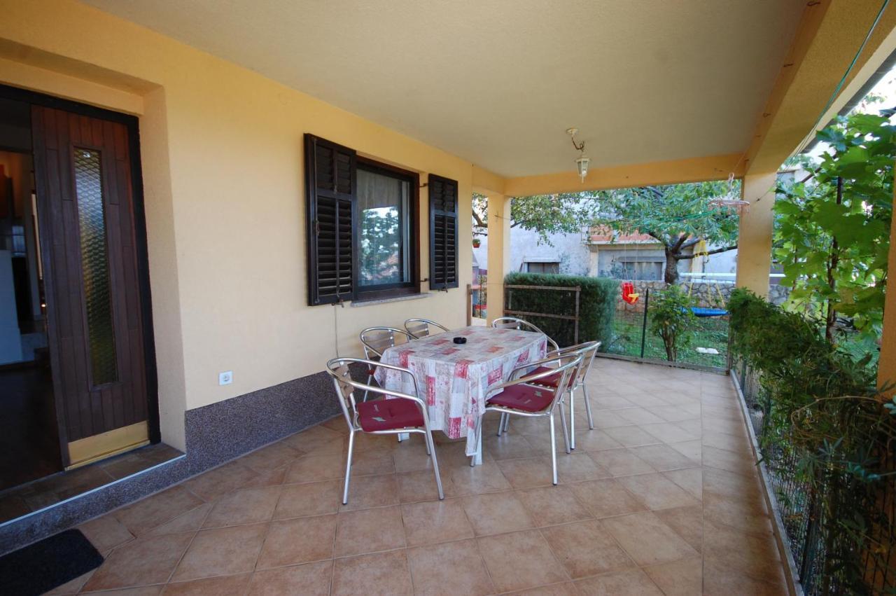 Apartments Snjezana By El-Pi Tours Njivice Εξωτερικό φωτογραφία