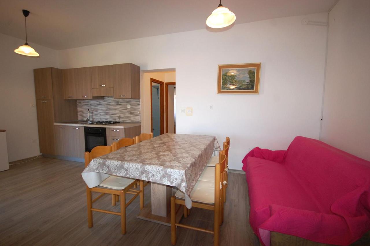 Apartments Snjezana By El-Pi Tours Njivice Εξωτερικό φωτογραφία