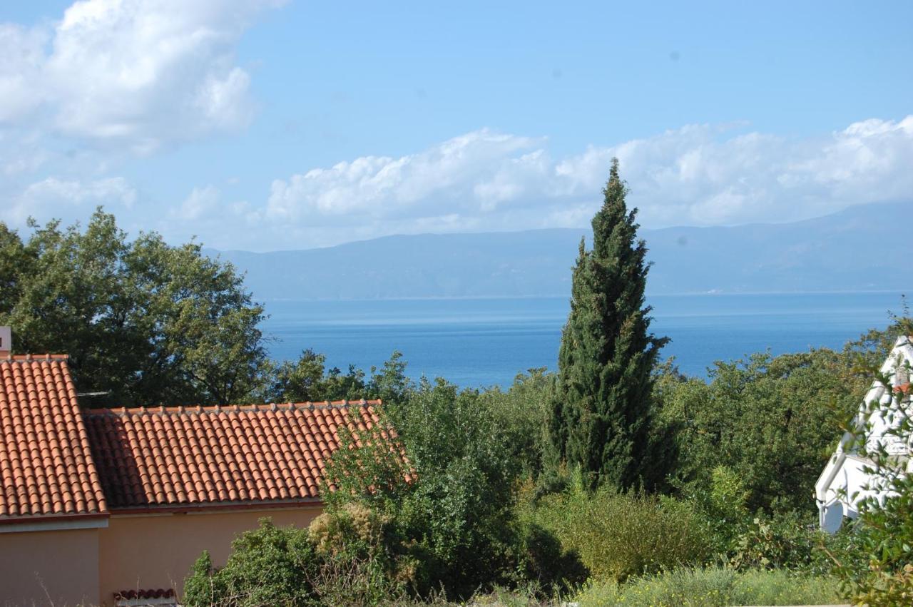 Apartments Snjezana By El-Pi Tours Njivice Εξωτερικό φωτογραφία