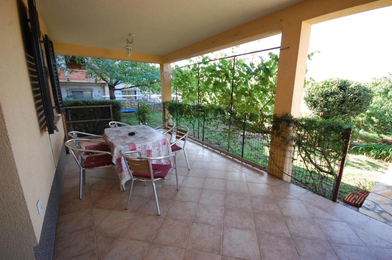 Apartments Snjezana By El-Pi Tours Njivice Εξωτερικό φωτογραφία