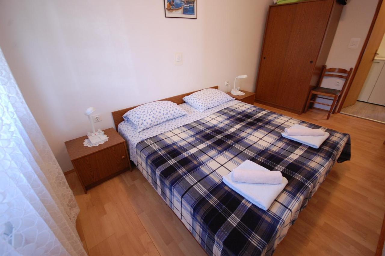 Apartments Snjezana By El-Pi Tours Njivice Εξωτερικό φωτογραφία