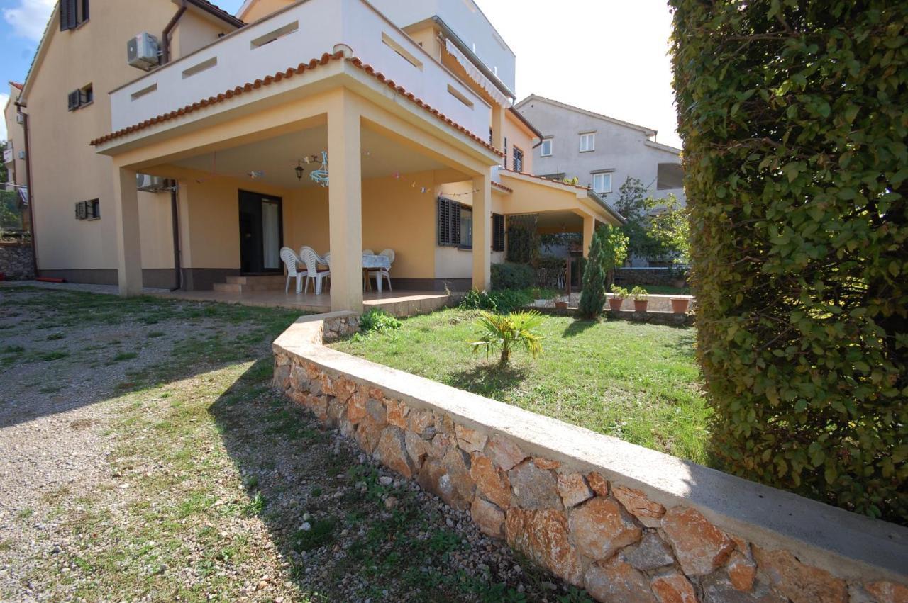 Apartments Snjezana By El-Pi Tours Njivice Εξωτερικό φωτογραφία